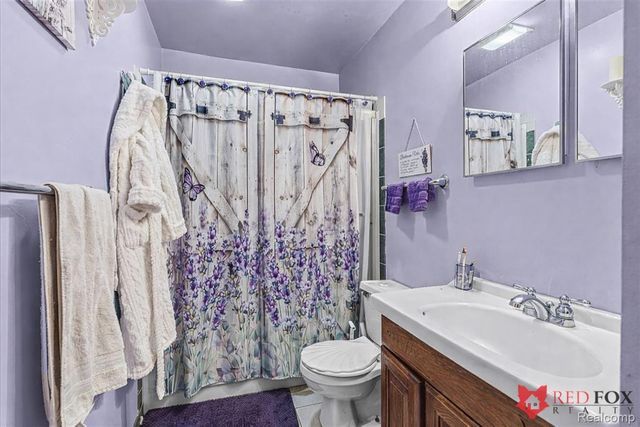 2379 Hialeah Drive, Flint Charter Township, MI 48507