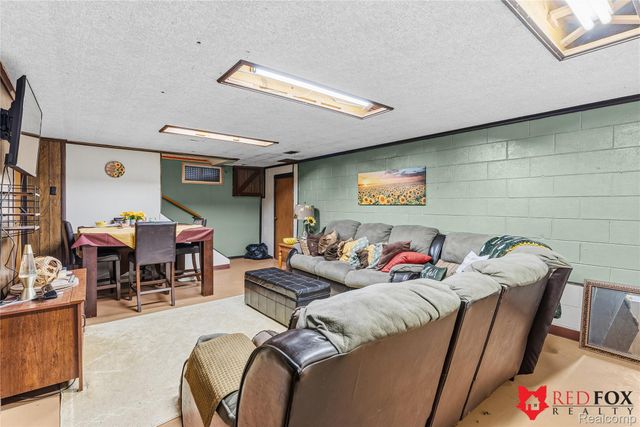 2379 Hialeah Drive, Flint Charter Township, MI 48507