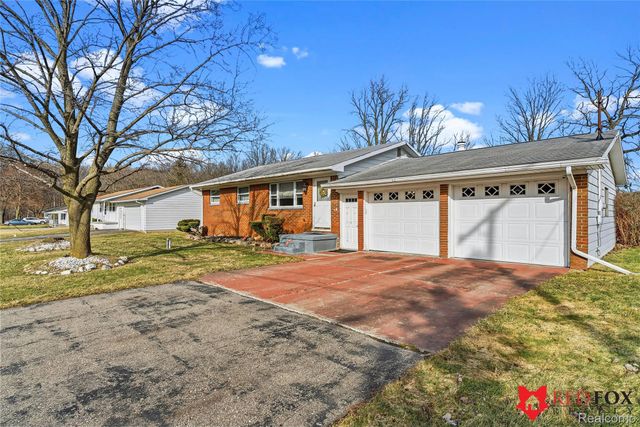 2379 Hialeah Drive, Flint Charter Township, MI 48507