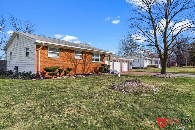 2379 Hialeah Drive, Flint Charter Township, MI 48507