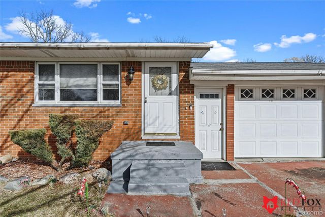 2379 Hialeah Drive, Flint Charter Township, MI 48507