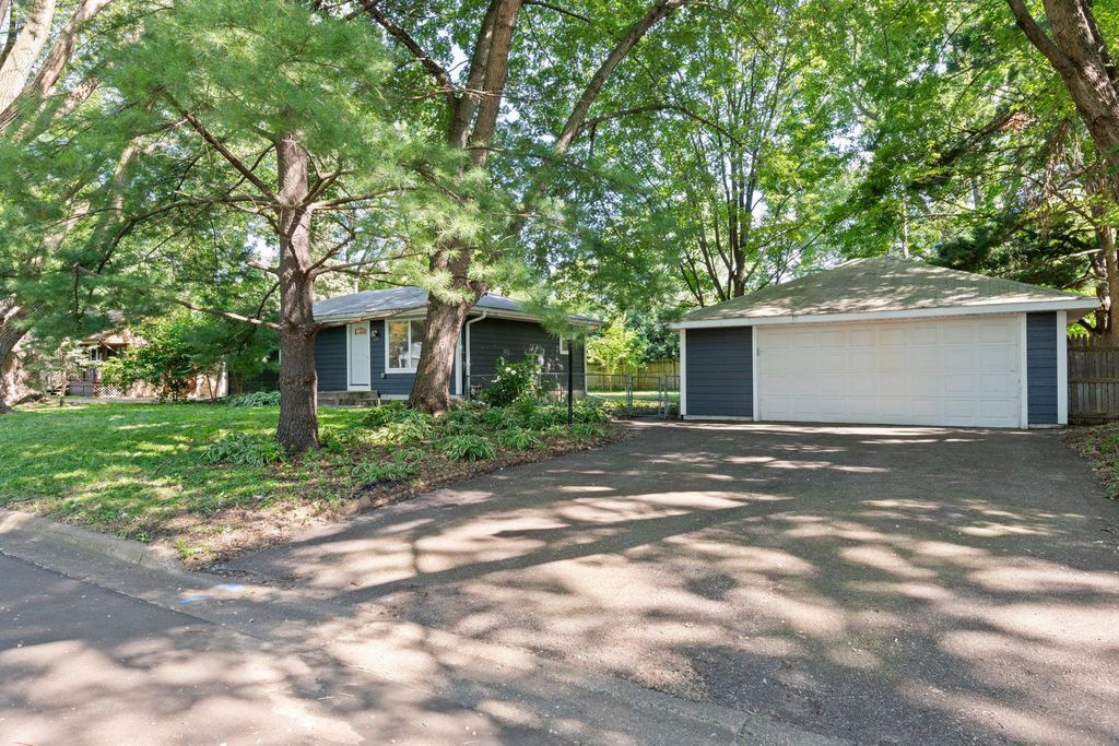 670 Glencoe Street NE, Fridley, MN 55432