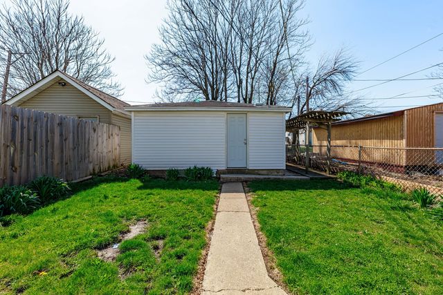 82 ISA Avenue, Chicago Heights, IL 60411