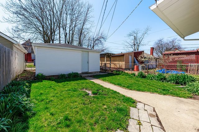 82 ISA Avenue, Chicago Heights, IL 60411