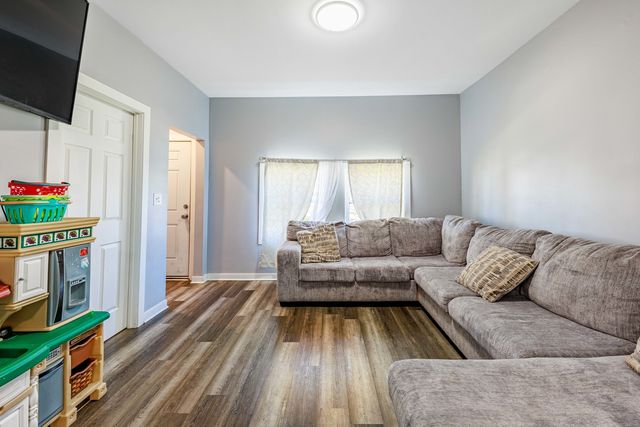 82 ISA Avenue, Chicago Heights, IL 60411