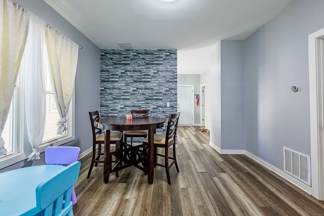 82 ISA Avenue, Chicago Heights, IL 60411