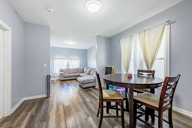 82 ISA Avenue, Chicago Heights, IL 60411