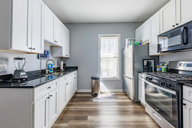 82 ISA Avenue, Chicago Heights, IL 60411