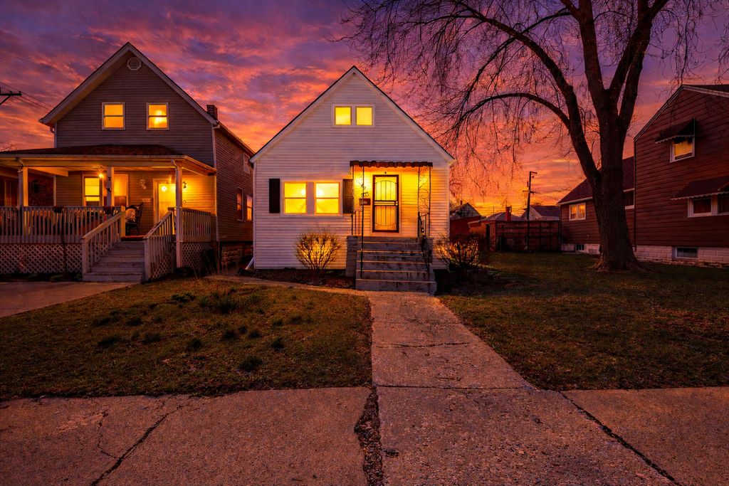 82 ISA Avenue, Chicago Heights, IL 60411