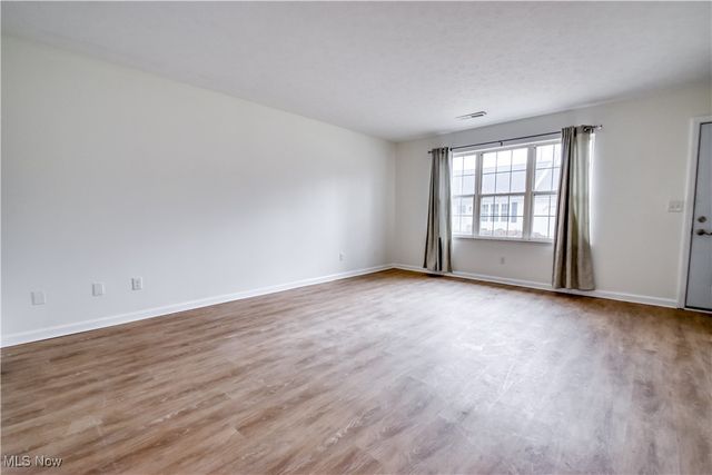 233 Gulls Cove, Painesville Twp, OH 44077