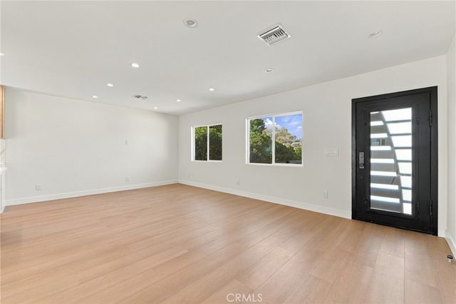 10902 Tujunga Canyon, Tujunga, CA 91042