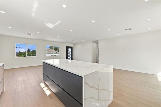 10902 Tujunga Canyon, Tujunga, CA 91042