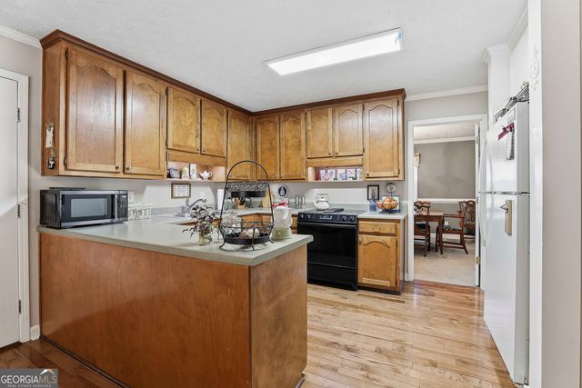 210 Felton Drive, Fayetteville, GA 30214