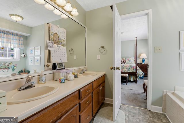 210 Felton Drive, Fayetteville, GA 30214