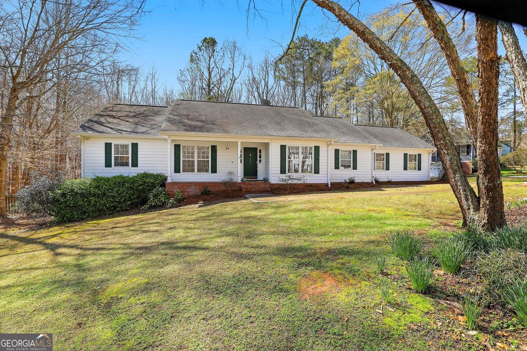 210 Felton Drive, Fayetteville, GA 30214