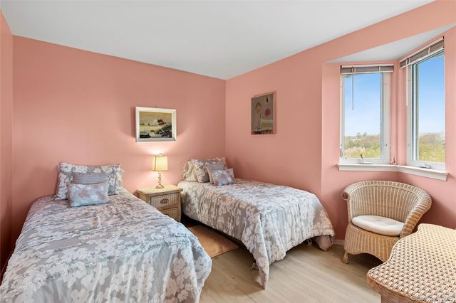 542 Dune Road, Westhampton, NY 11977