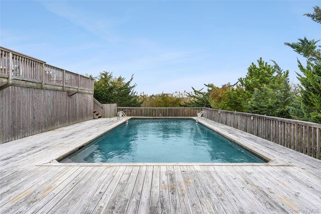 542 Dune Road, Westhampton, NY 11977