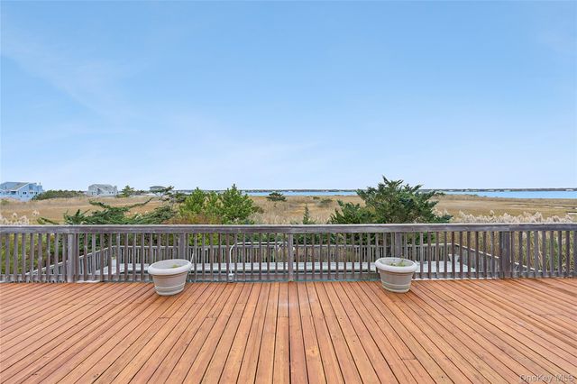 542 Dune Road, Westhampton, NY 11977