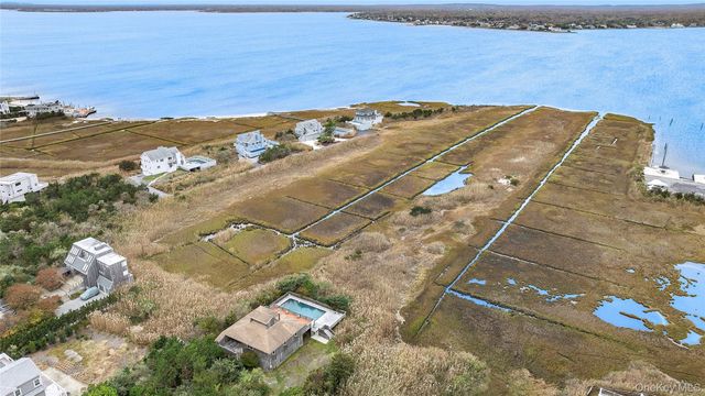 542 Dune Road, Westhampton, NY 11977