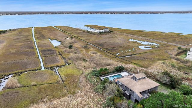 542 Dune Road, Westhampton, NY 11977