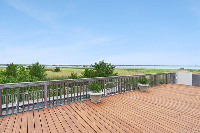 542 Dune Road, Westhampton, NY 11977