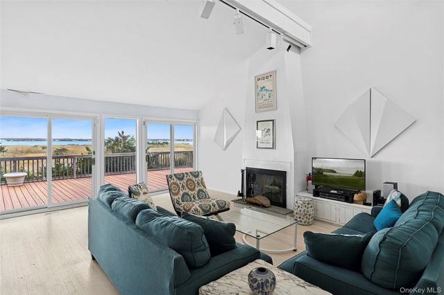 542 Dune Road, Westhampton, NY 11977