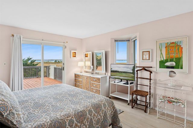 542 Dune Road, Westhampton, NY 11977