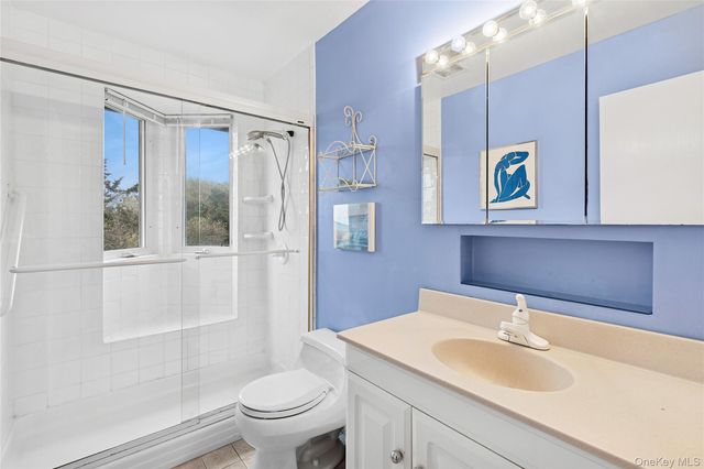 542 Dune Road, Westhampton, NY 11977