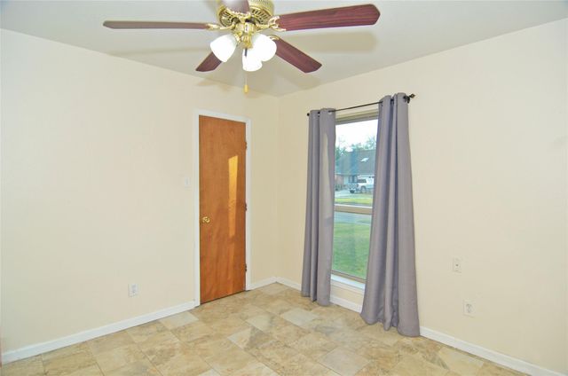1716 Dolphin Drive, Seabrook, TX 77586