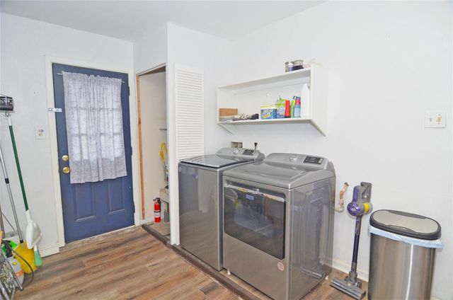 1716 Dolphin Drive, Seabrook, TX 77586