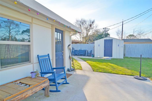 1716 Dolphin Drive, Seabrook, TX 77586