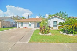1716 Dolphin Drive, Seabrook, TX 77586