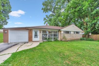 916 E Algonquin Road, Des Plaines, IL 60016