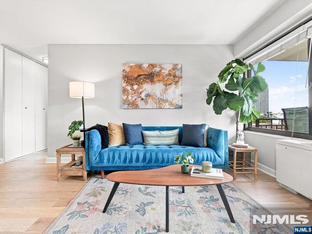 135 Montgomery Street 8B, Jersey City, NJ 07302