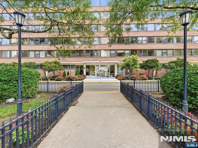 135 Montgomery Street 8B, Jersey City, NJ 07302
