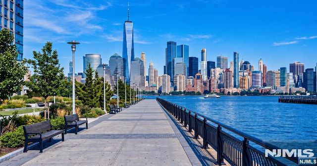 135 Montgomery Street 8B, Jersey City, NJ 07302