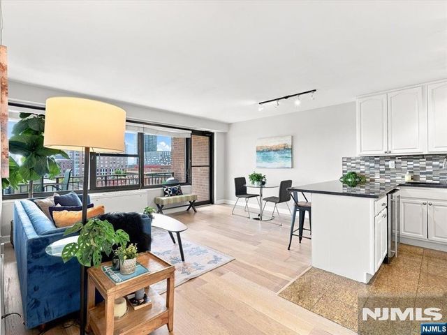 135 Montgomery Street 8B, Jersey City, NJ 07302