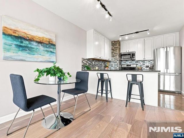 135 Montgomery Street 8B, Jersey City, NJ 07302