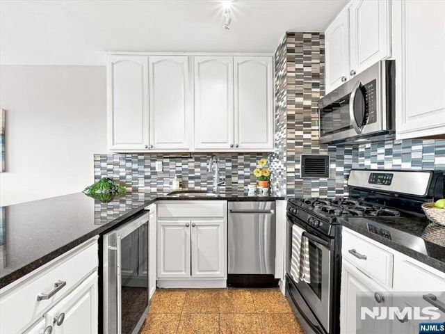 135 Montgomery Street 8B, Jersey City, NJ 07302