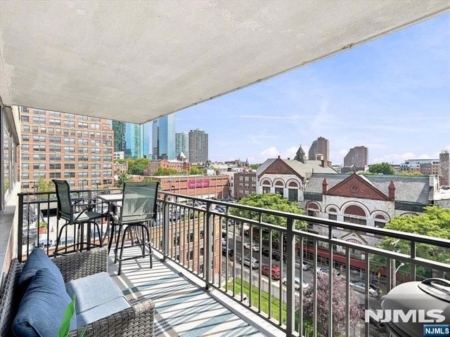 135 Montgomery Street 8B, Jersey City, NJ 07302