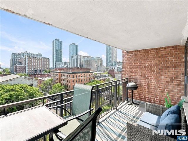 135 Montgomery Street 8B, Jersey City, NJ 07302