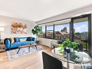 135 Montgomery Street 8B, Jersey City, NJ 07302