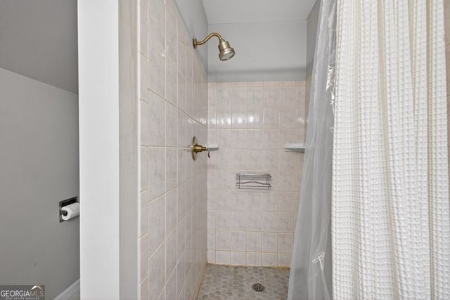 2245 Duncans Shore Drive, Buford, GA 30519