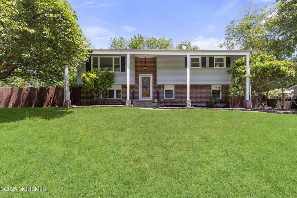 5 S Dakota Avenue, Jackson, NJ 08527