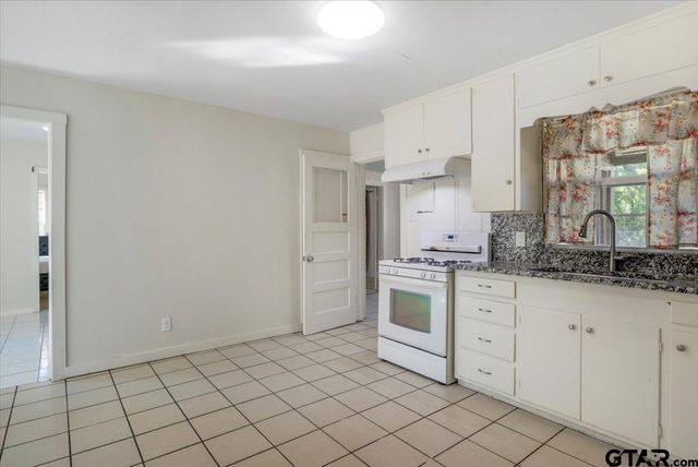 3303 Baldwin Dr, Tyler, TX 75702