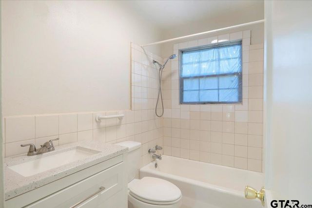 3303 Baldwin Dr, Tyler, TX 75702