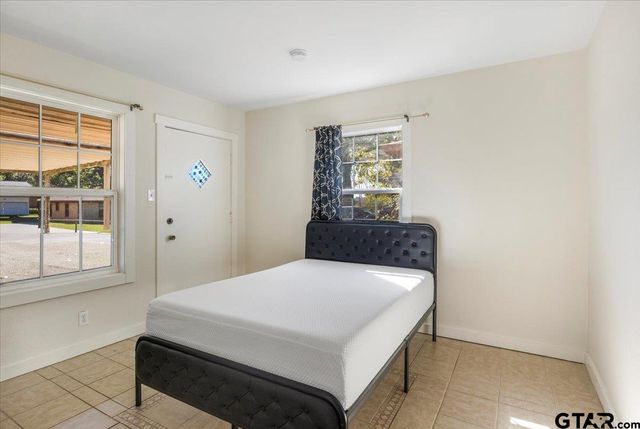 3303 Baldwin Dr, Tyler, TX 75702