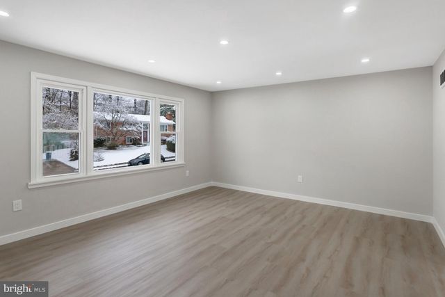 4802 KORVETT DR, Woodbridge, VA 22193