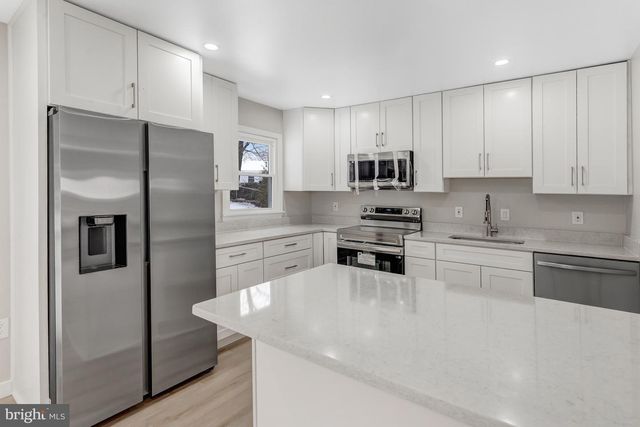 4802 KORVETT DR, Woodbridge, VA 22193