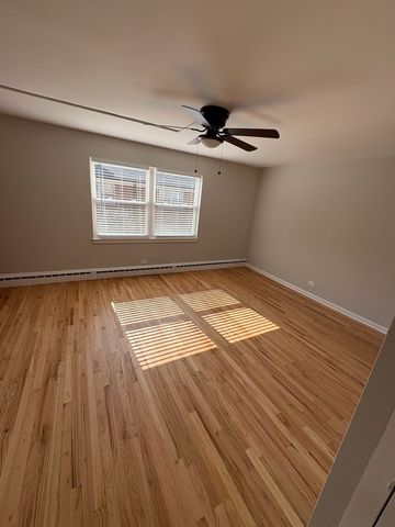 2104 W Farragut Avenue B2, Chicago, IL 60625